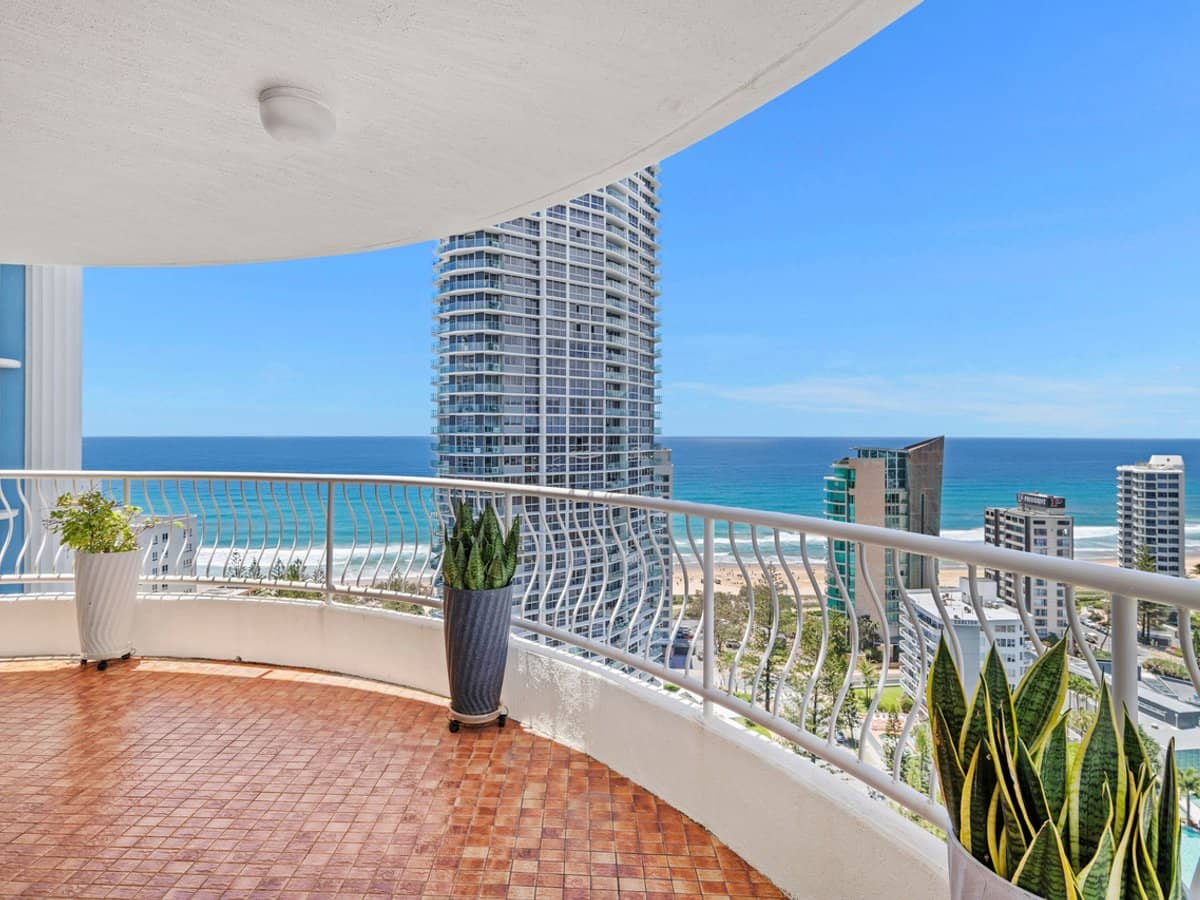 30 Laycock Street, Surfers Paradise - Thumbnail 3