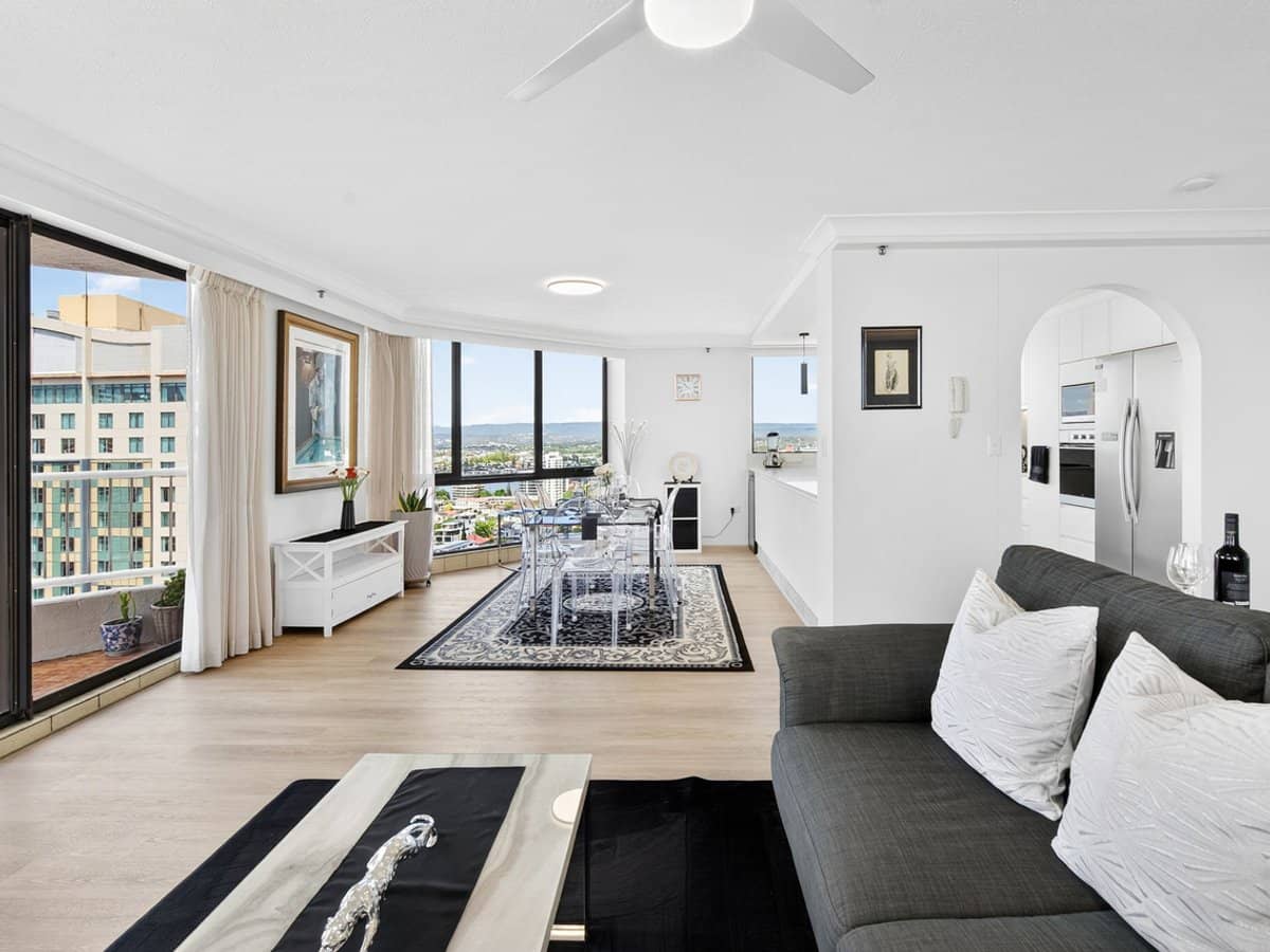 30 Laycock Street, Surfers Paradise - Thumbnail 5