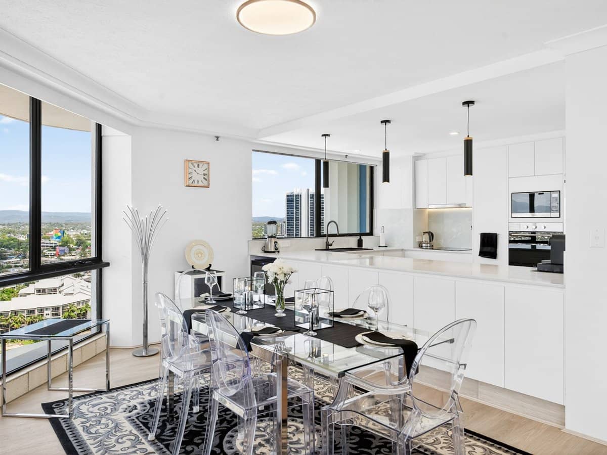 30 Laycock Street, Surfers Paradise - Thumbnail 8