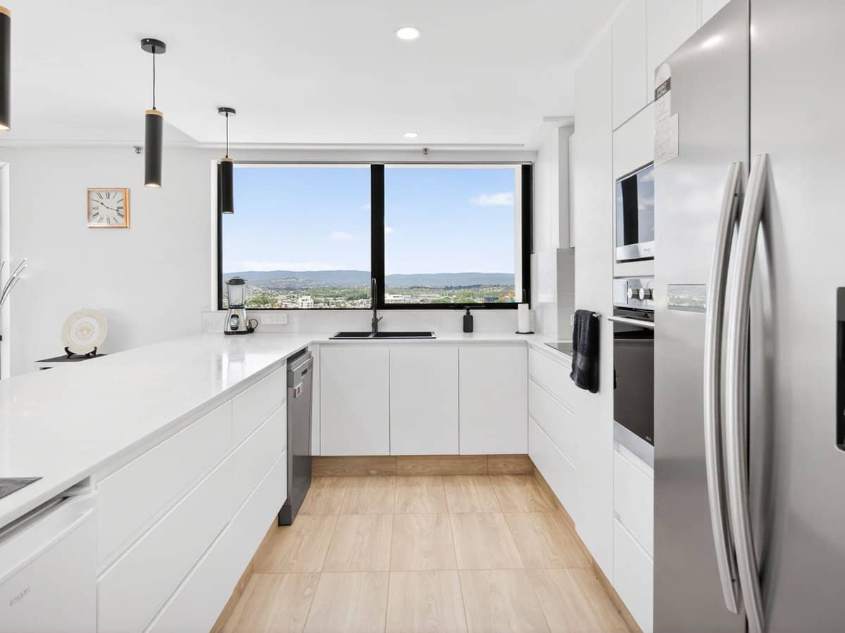 30 Laycock Street, Surfers Paradise - Thumbnail 9