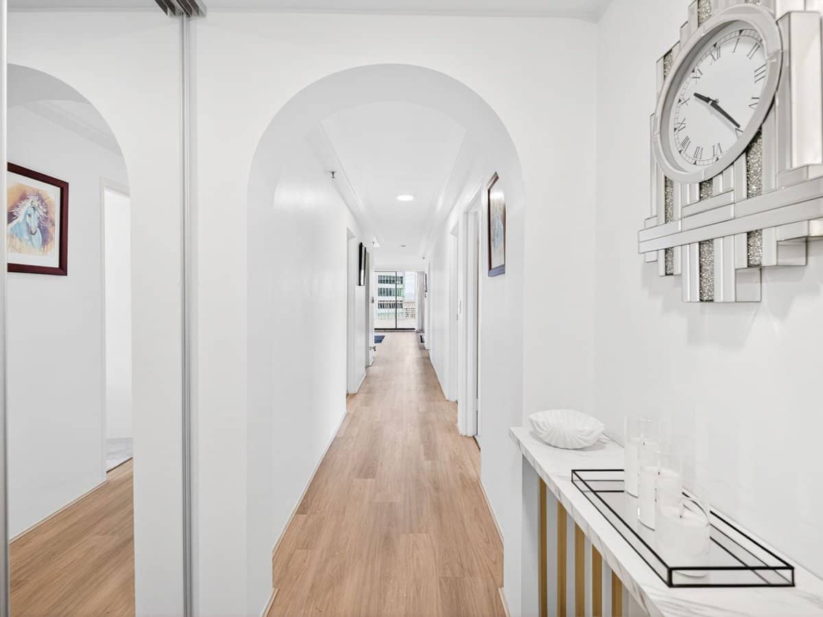 30 Laycock Street, Surfers Paradise - Thumbnail 11