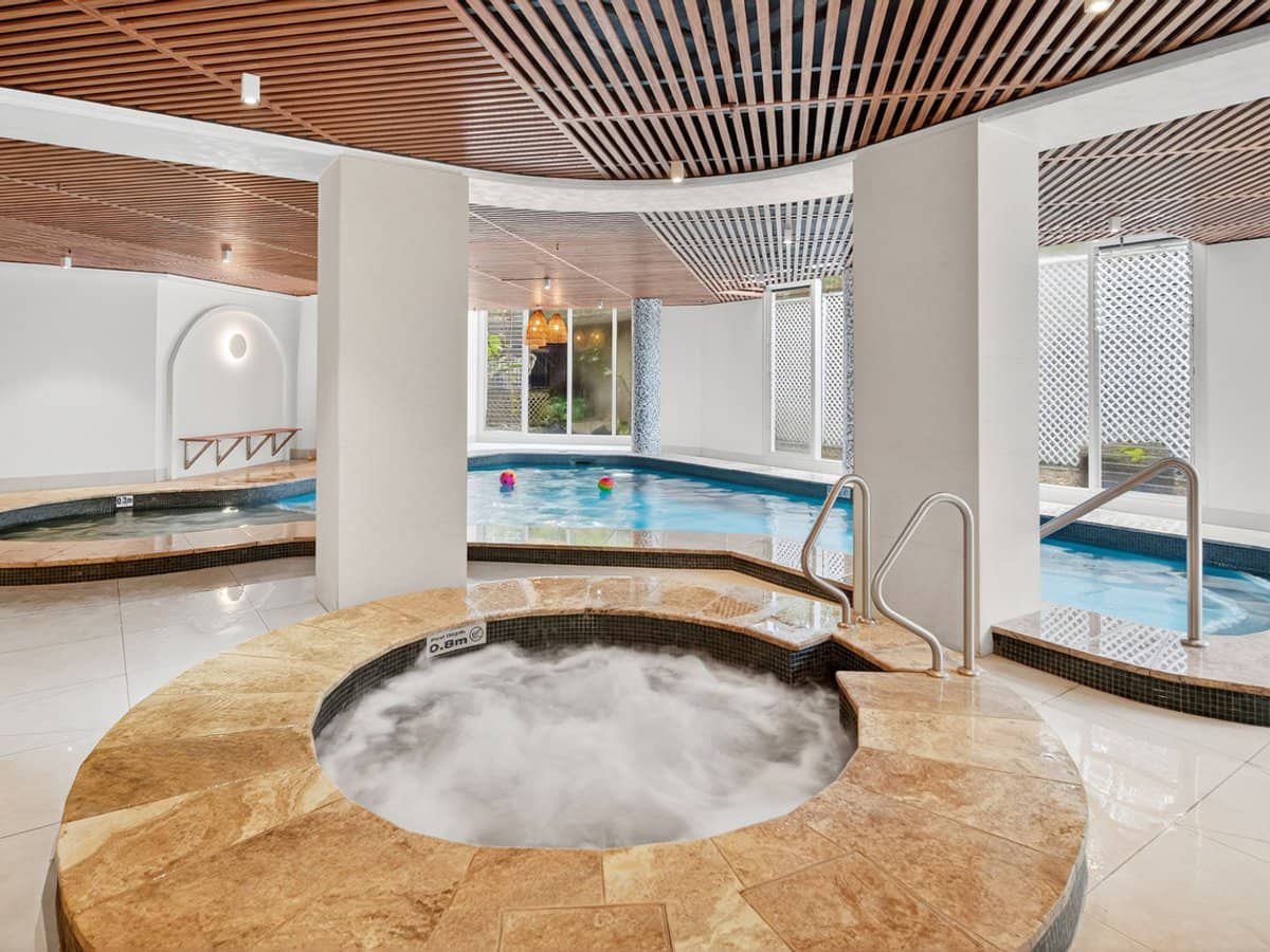 30 Laycock Street, Surfers Paradise - Thumbnail 22