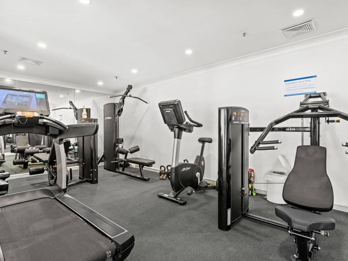 30 Laycock Street, Surfers Paradise - Thumbnail 23