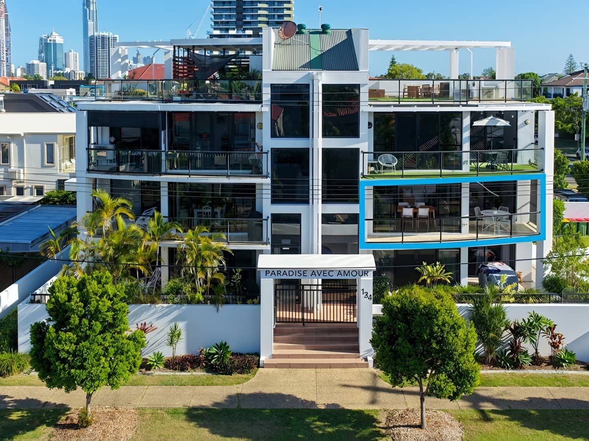 134 Stanhill Drive, CHEVRON ISLAND - Thumbnail 16