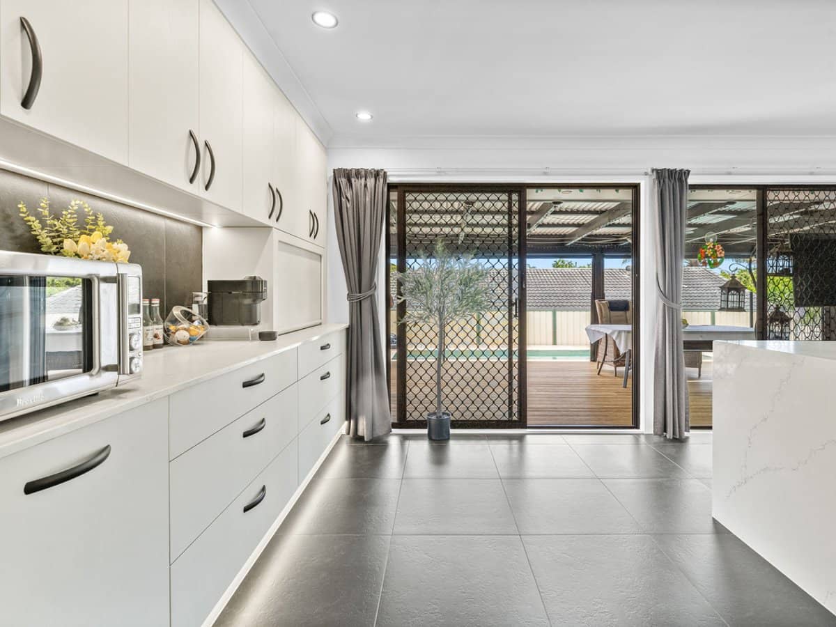 8 Bradstone Road, Carrara - Thumbnail 7