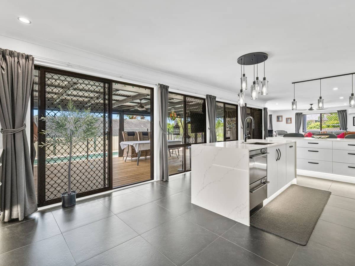 8 Bradstone Road, Carrara - Thumbnail 8