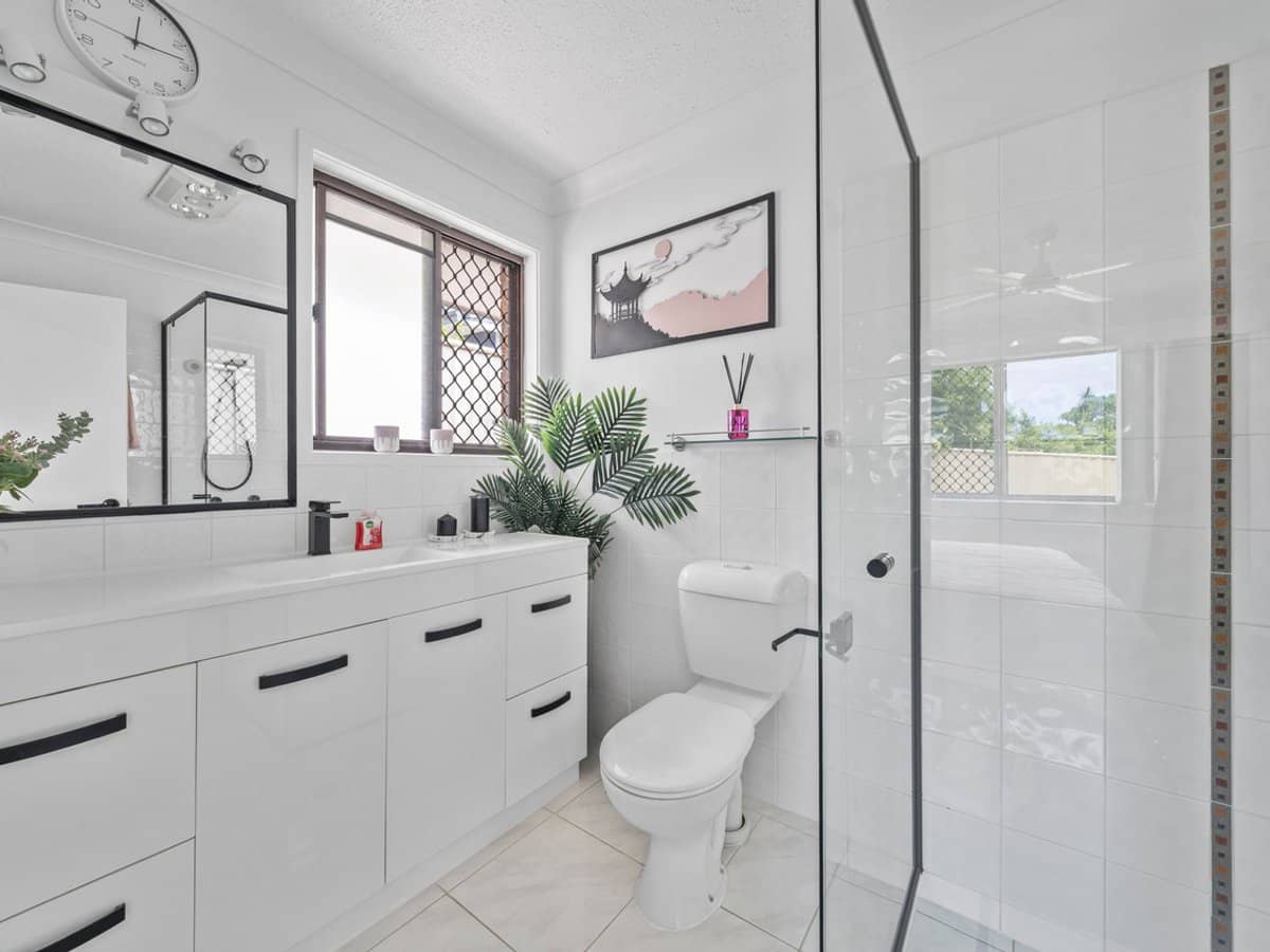 8 Bradstone Road, Carrara - Thumbnail 15