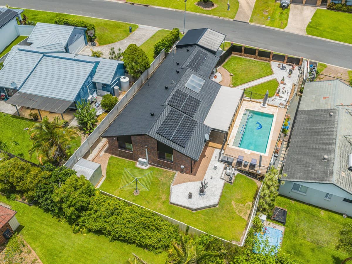 8 Bradstone Road, Carrara - Thumbnail 25