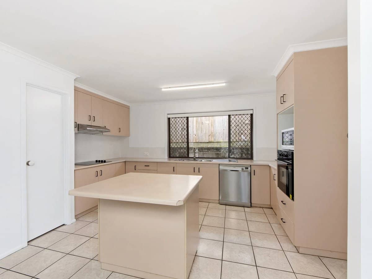 29 Sweetgum Street, ASHMORE - Thumbnail 7