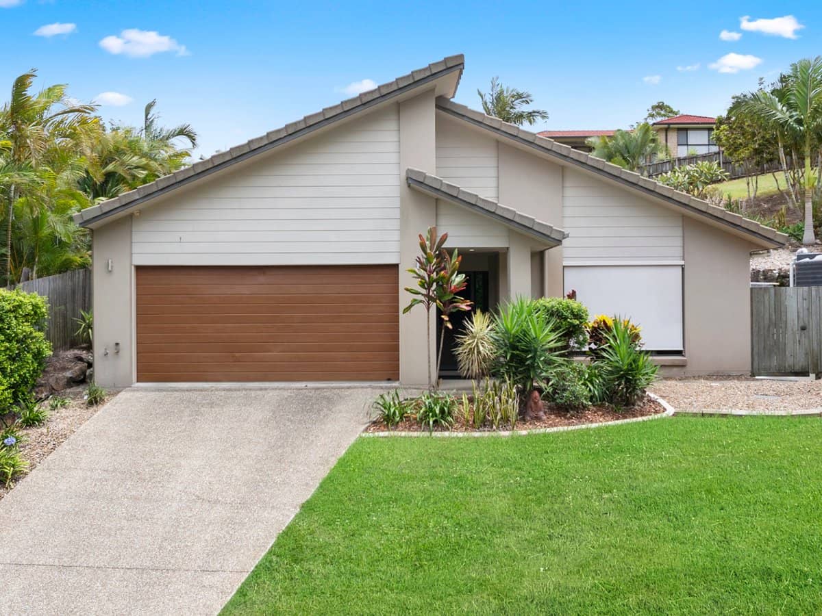 22 Glauca Street, BURLEIGH HEADS - Thumbnail 1