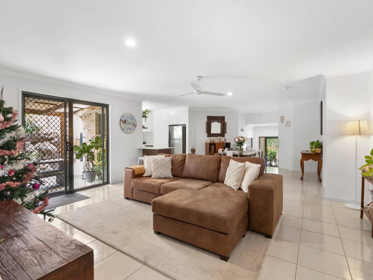 22 Glauca Street, BURLEIGH HEADS - Thumbnail 8