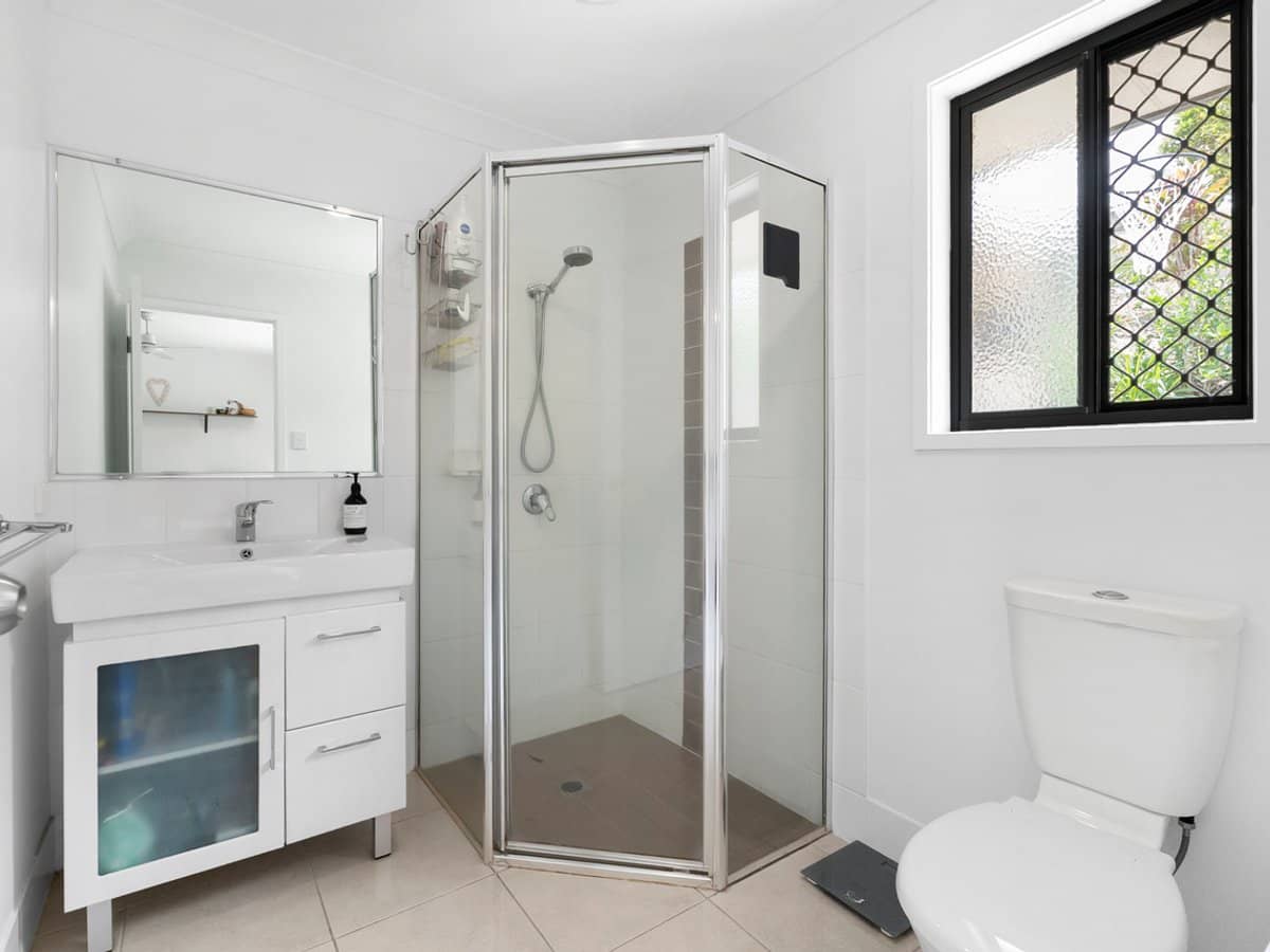 22 Glauca Street, BURLEIGH HEADS - Thumbnail 13