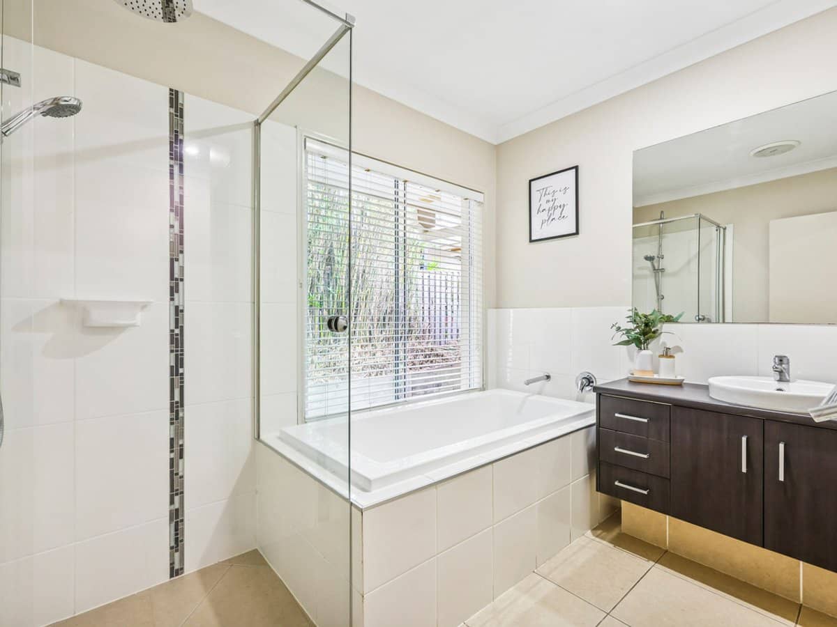 16 Riverside Sanctuary Terrace, Ormeau - Thumbnail 7