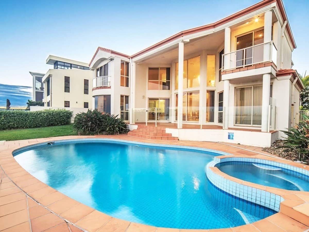 25 King Arthurs Court, Sovereign Islands - Thumbnail 2