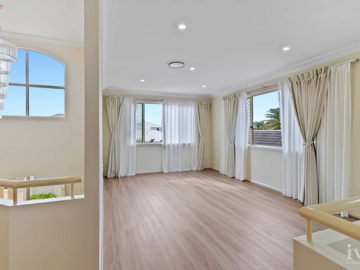 25 King Arthurs Court, Sovereign Islands - Thumbnail 7