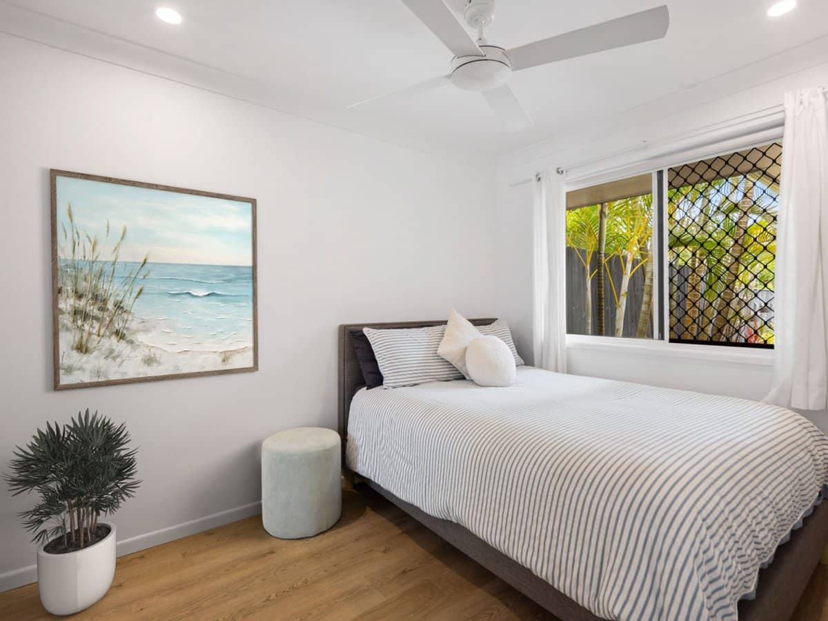 23 Sunbird Street, Burleigh Waters - Thumbnail 13