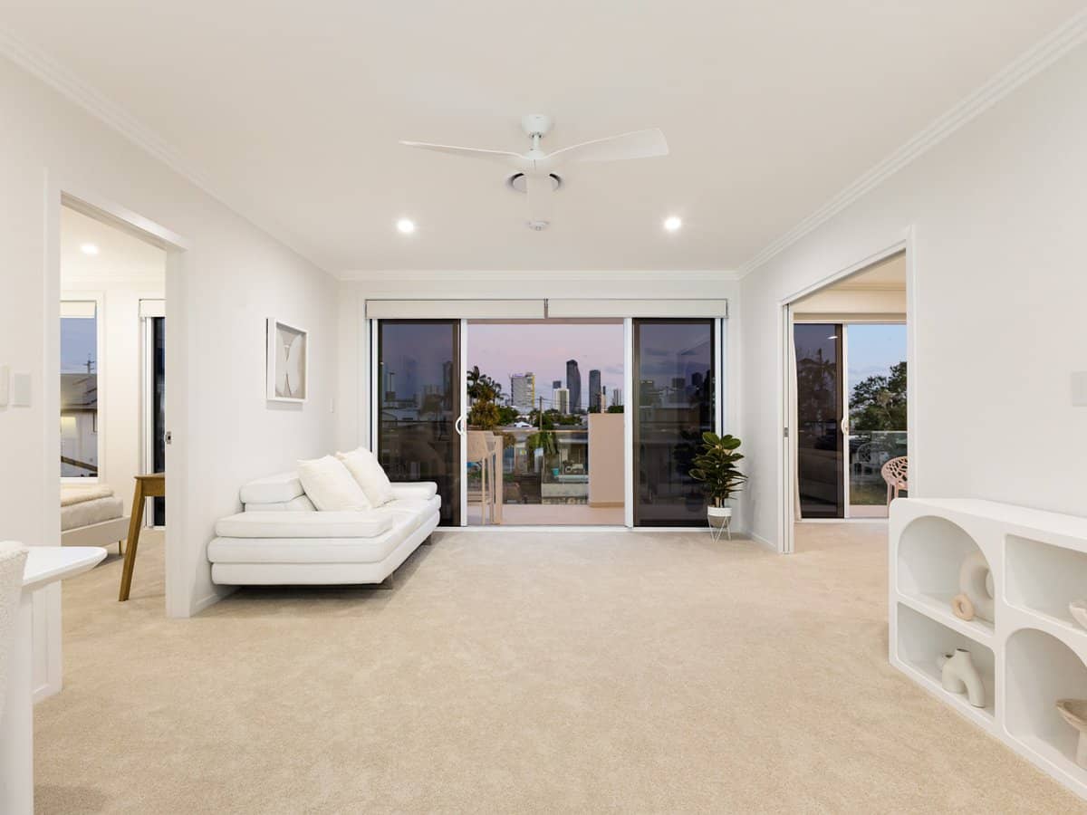 96 Rio Vista Boulevard, BROADBEACH WATERS - Thumbnail 16