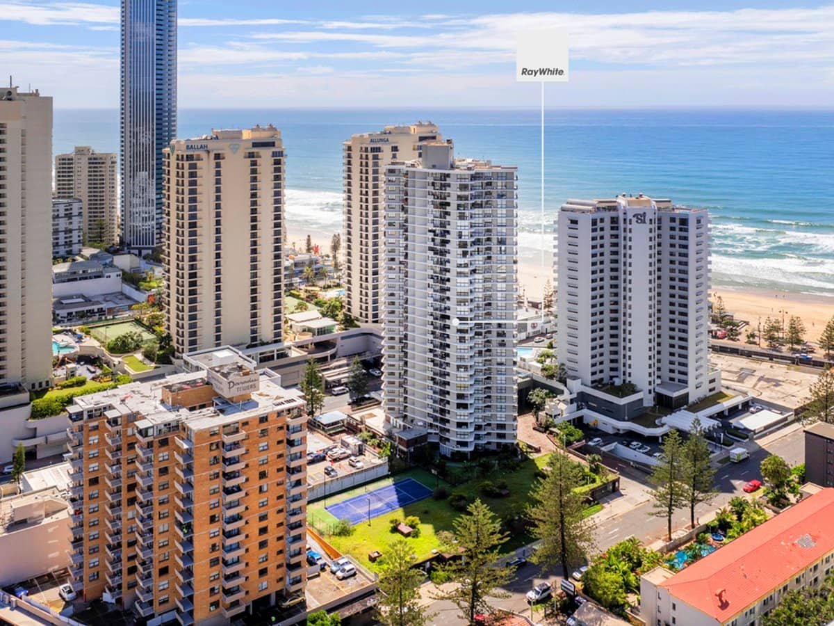 18 Hanlan Street, SURFERS PARADISE - Thumbnail 2