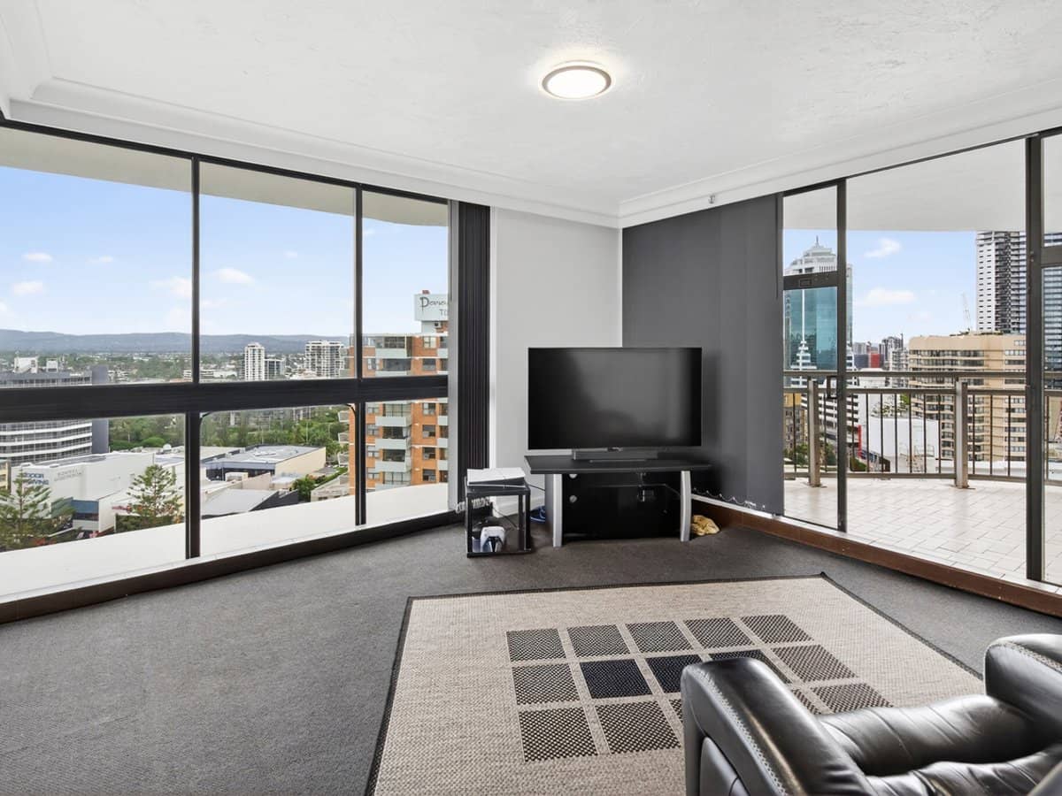 18 Hanlan Street, SURFERS PARADISE - Thumbnail 5