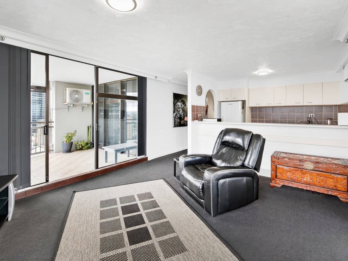 18 Hanlan Street, SURFERS PARADISE - Thumbnail 8