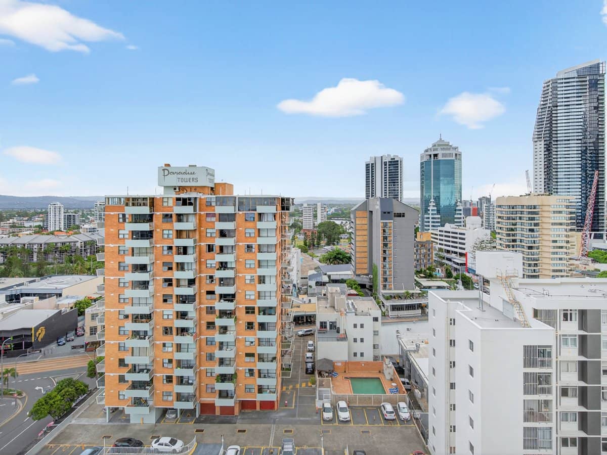 18 Hanlan Street, SURFERS PARADISE - Thumbnail 13