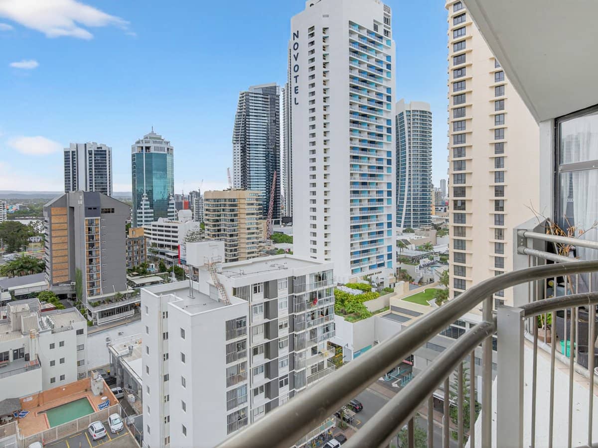 18 Hanlan Street, SURFERS PARADISE - Thumbnail 14