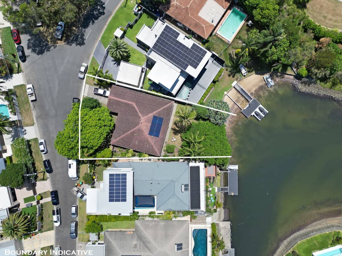 8 La Spezia Court, Surfers Paradise - Thumbnail 1