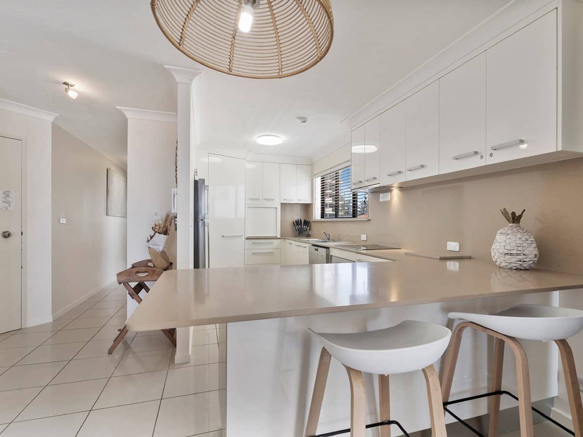 166 Marine Parade, RAINBOW BAY - Thumbnail 5