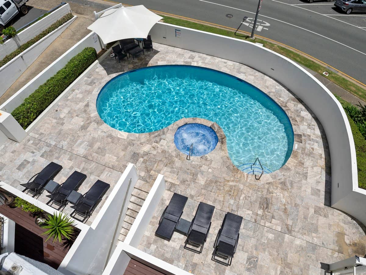 166 Marine Parade, RAINBOW BAY - Thumbnail 11