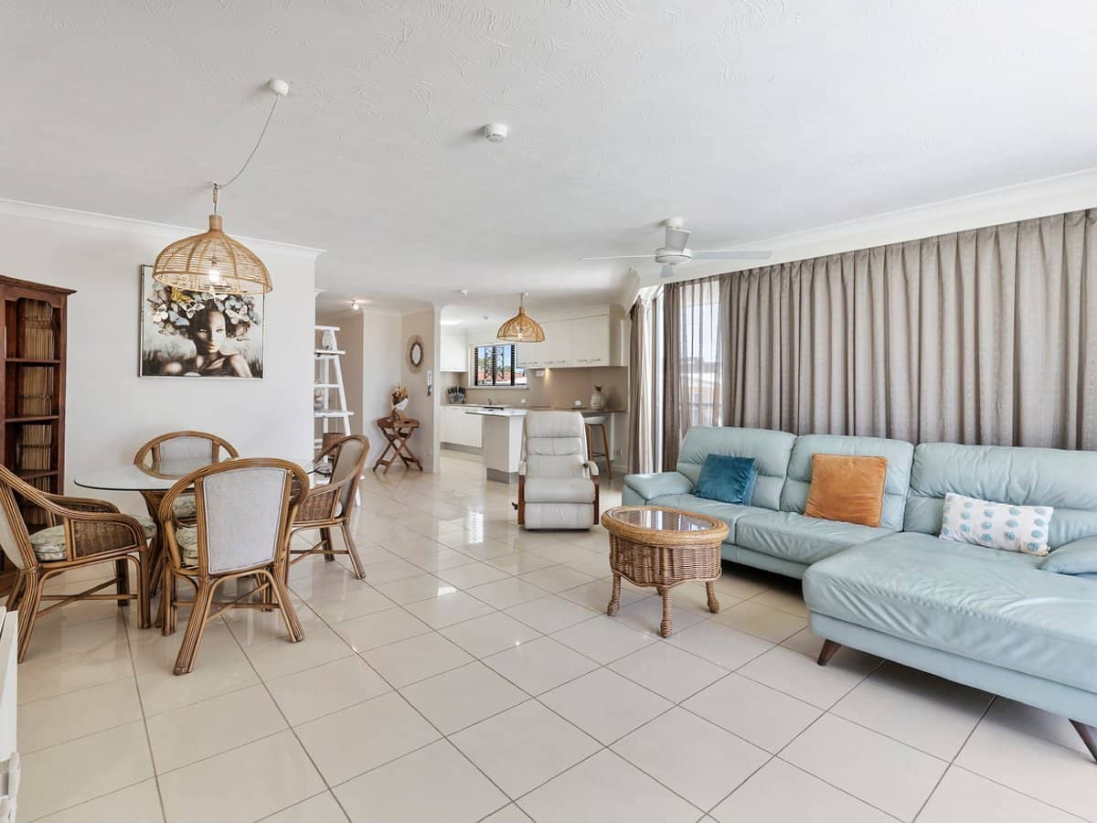 166 Marine Parade, RAINBOW BAY - Thumbnail 4