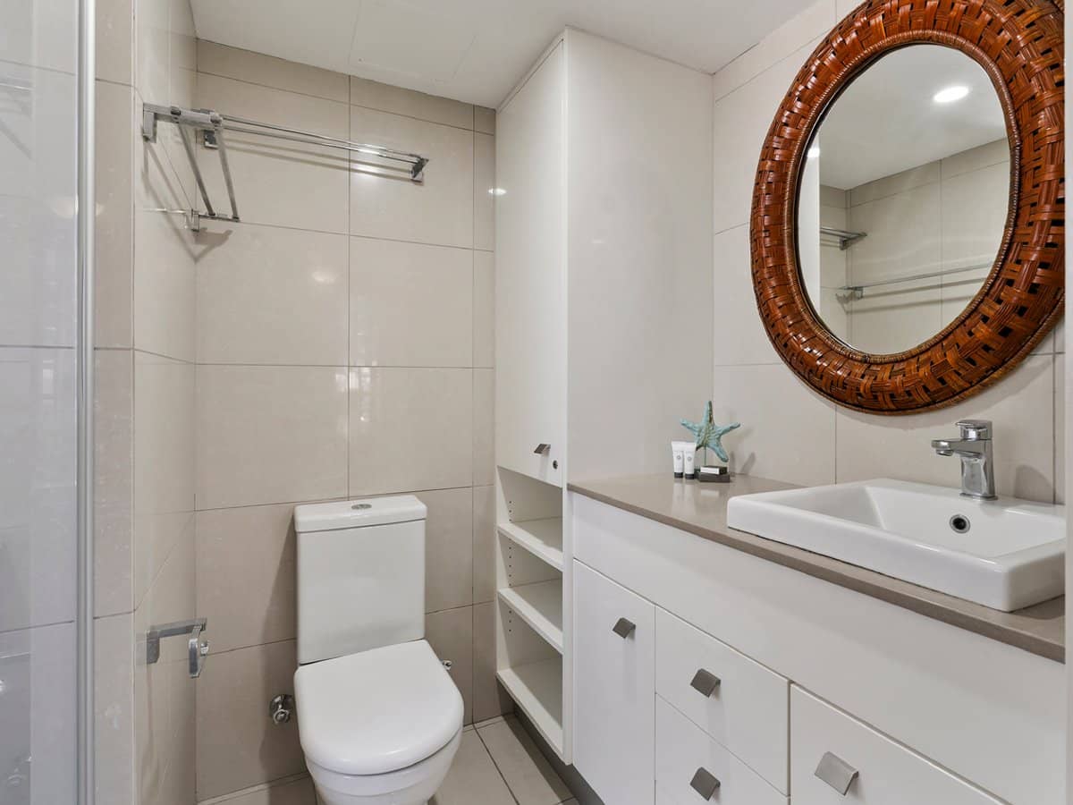 166 Marine Parade, RAINBOW BAY - Thumbnail 8