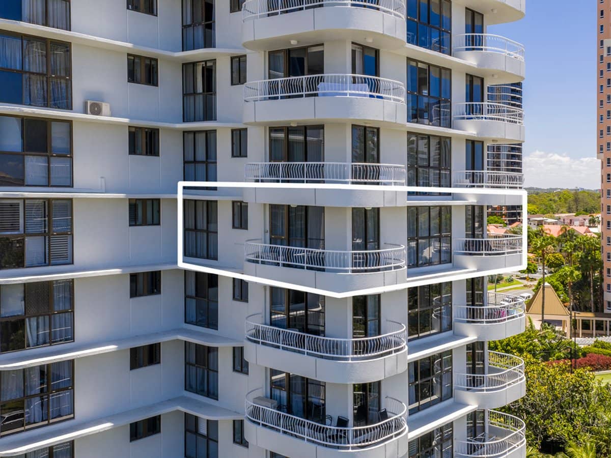 33/121 Surf Parade, BROADBEACH - Thumbnail 12