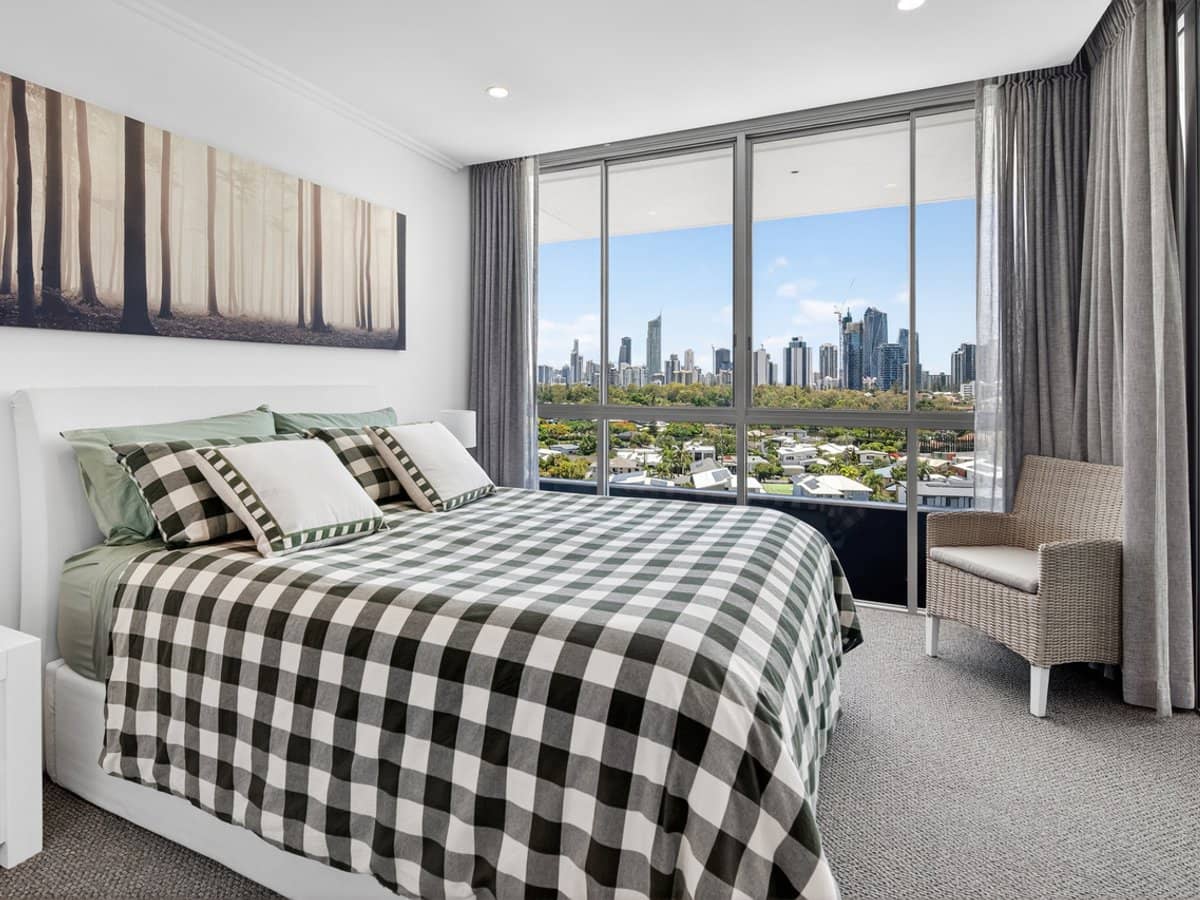 33 T E Peters Drive, BROADBEACH WATERS - Thumbnail 5