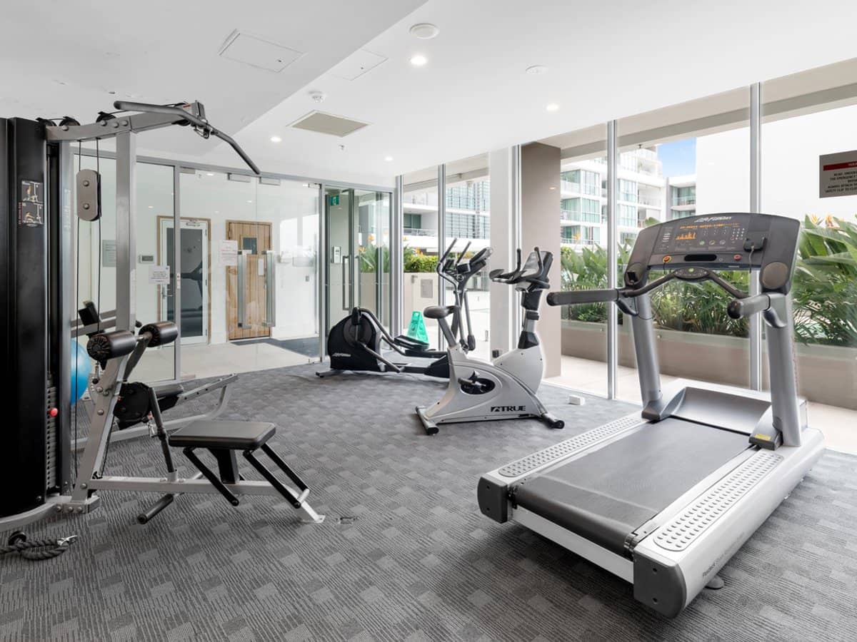 33 T E Peters Drive, BROADBEACH WATERS - Thumbnail 13