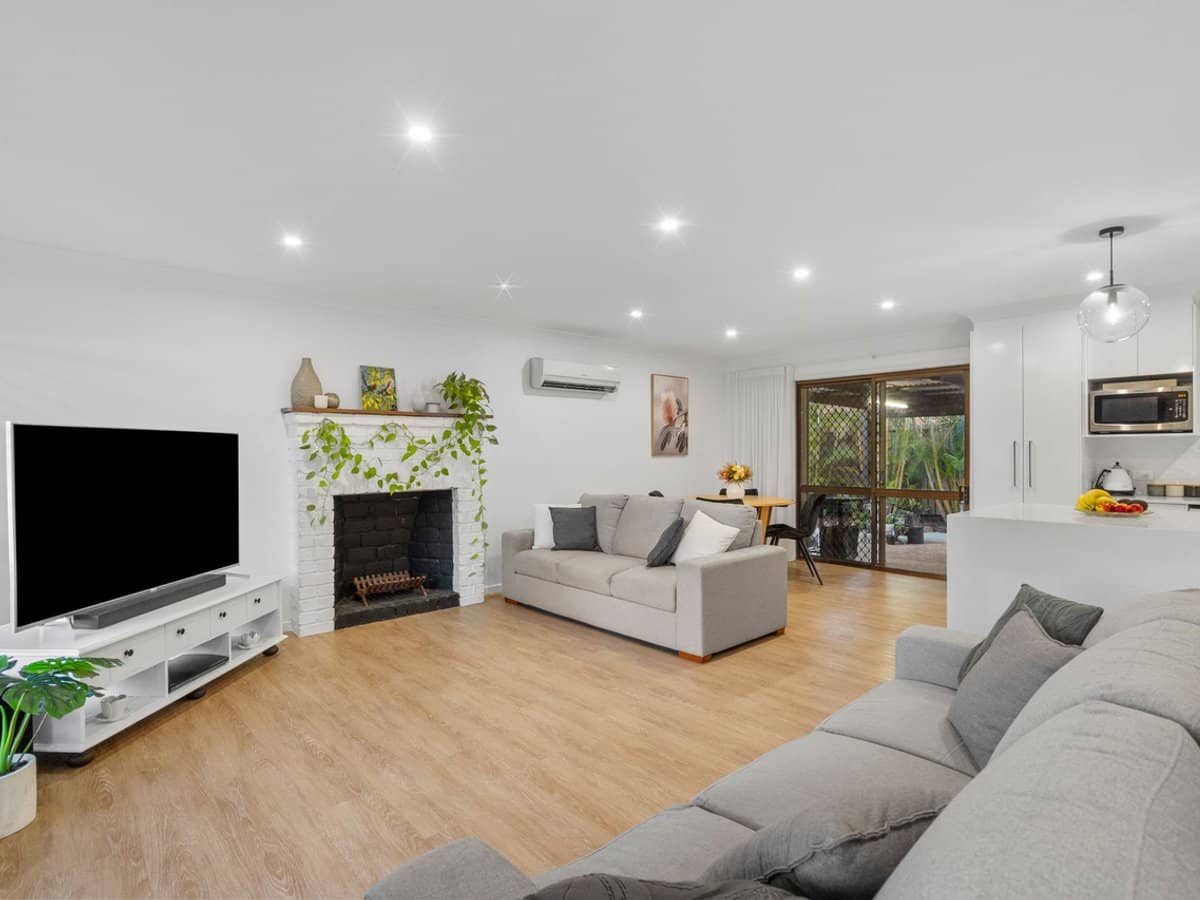 1 Iona Court, Edens Landing - Thumbnail 2