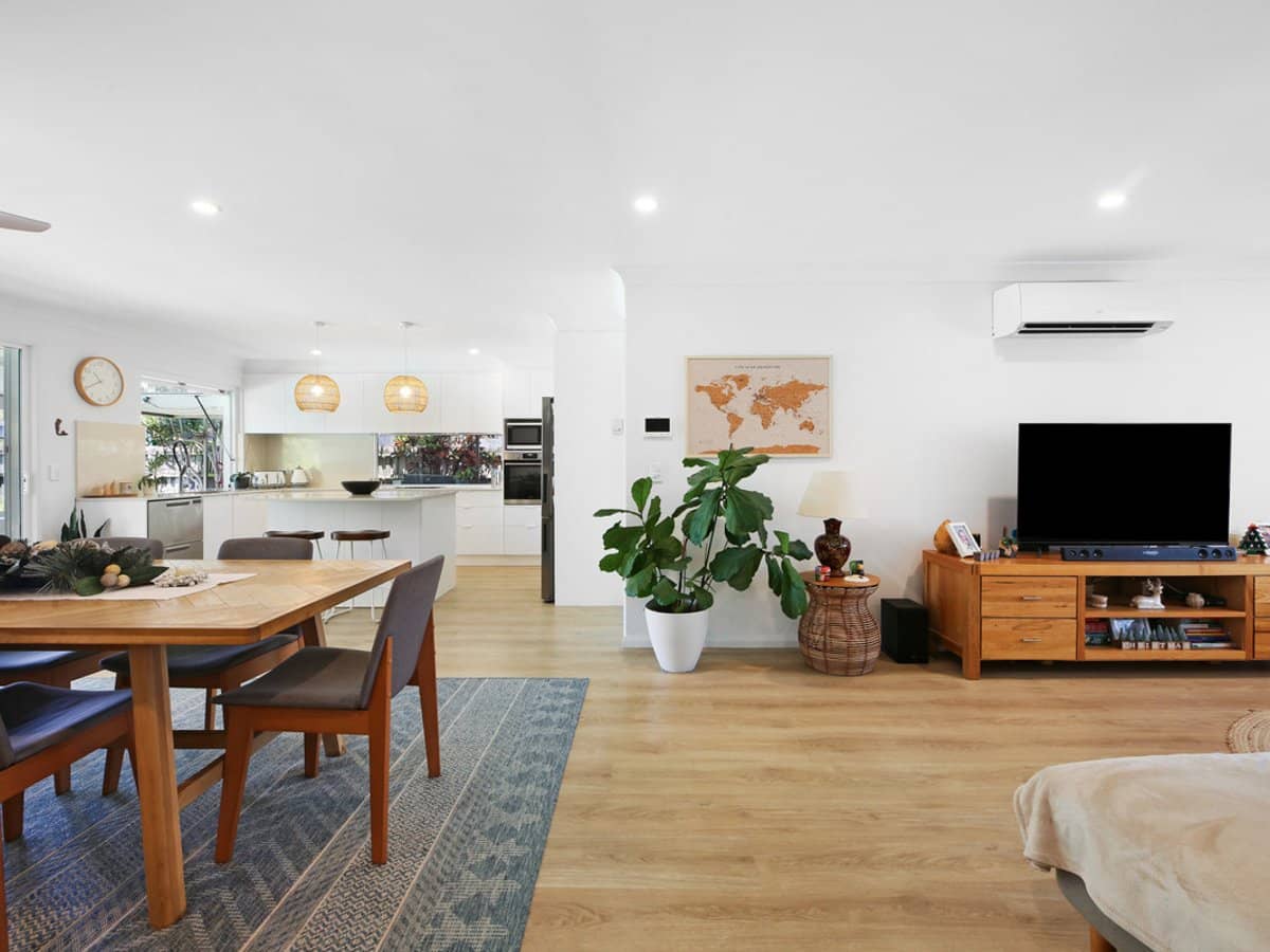 94 Rumrunner Street, Mermaid Waters - Thumbnail 6