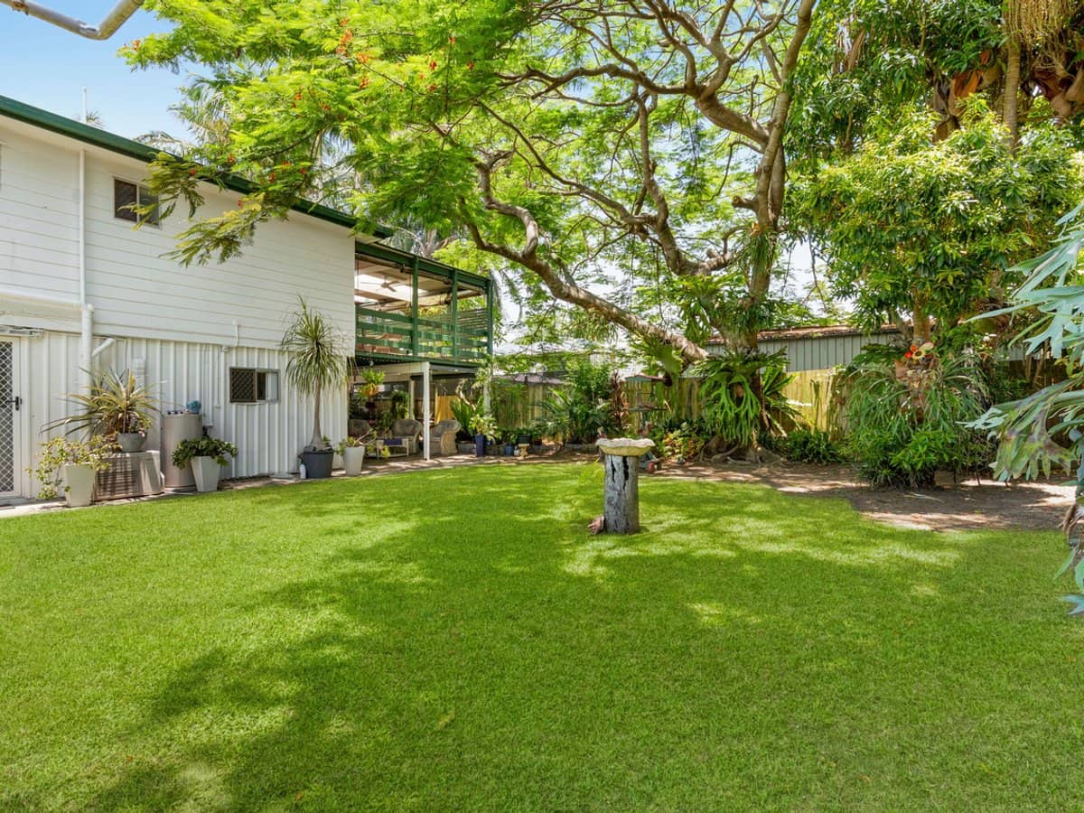 14 Lomic Court, EAGLEBY - Thumbnail 2
