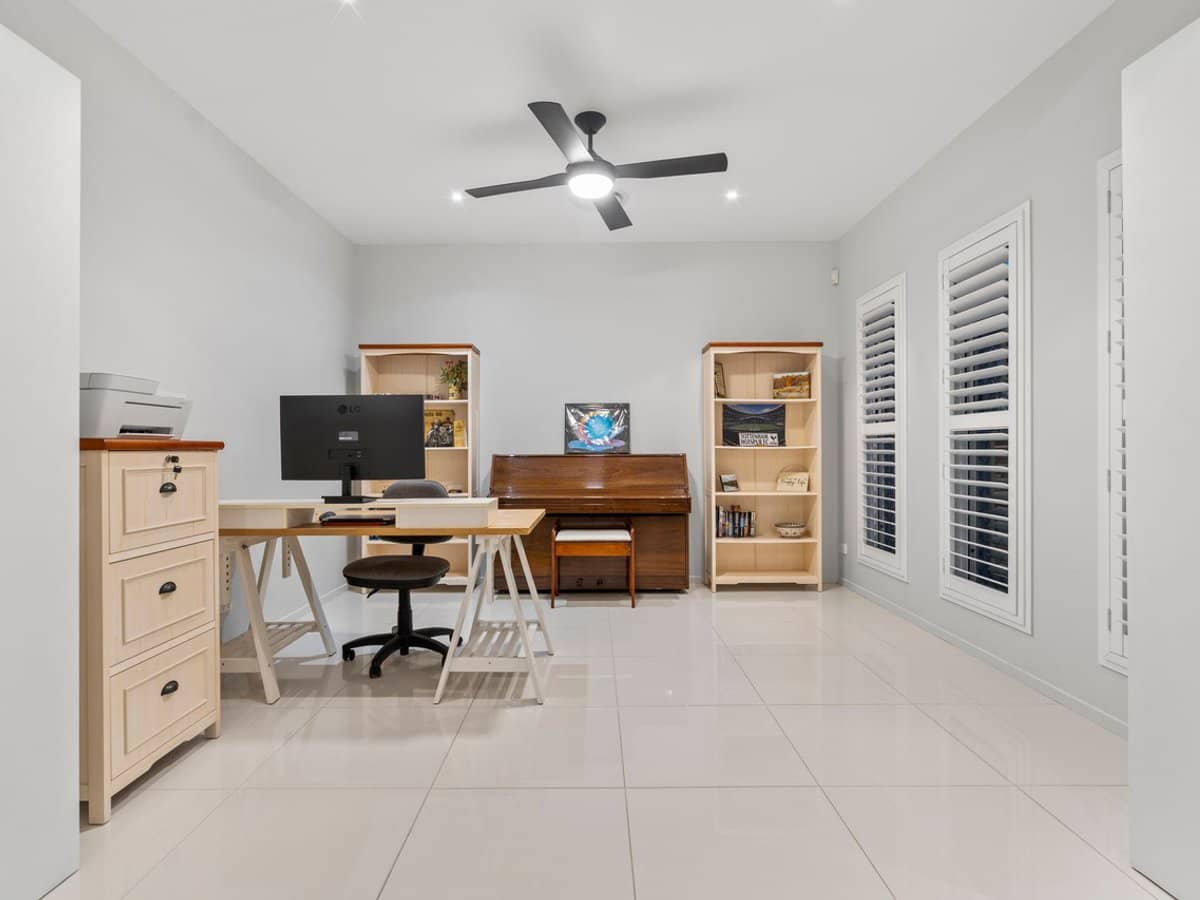 3 Paisley Court, MOUNT WARREN PARK - Thumbnail 9