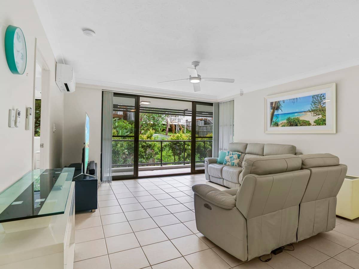 66 Mclean Street, COOLANGATTA - Thumbnail 3