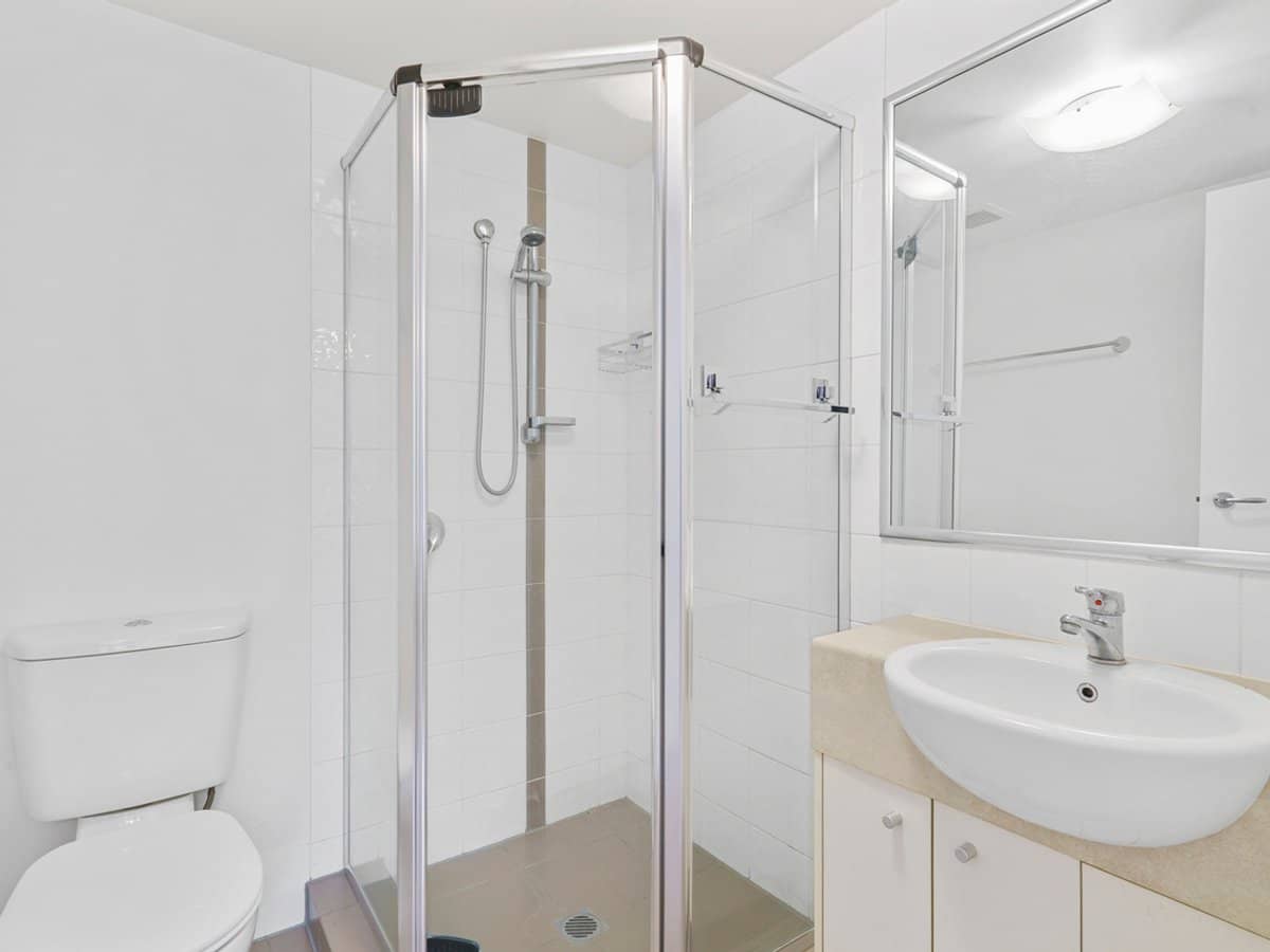 66 Mclean Street, COOLANGATTA - Thumbnail 9