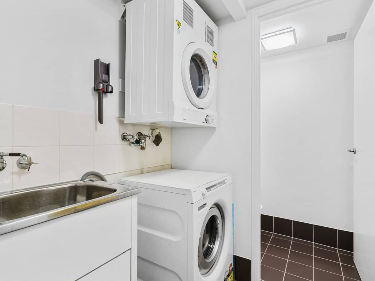 66 Mclean Street, COOLANGATTA - Thumbnail 13