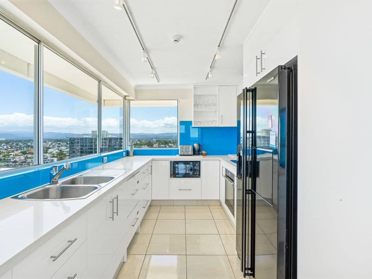 12 Enderley Avenue, Surfers Paradise - Thumbnail 7