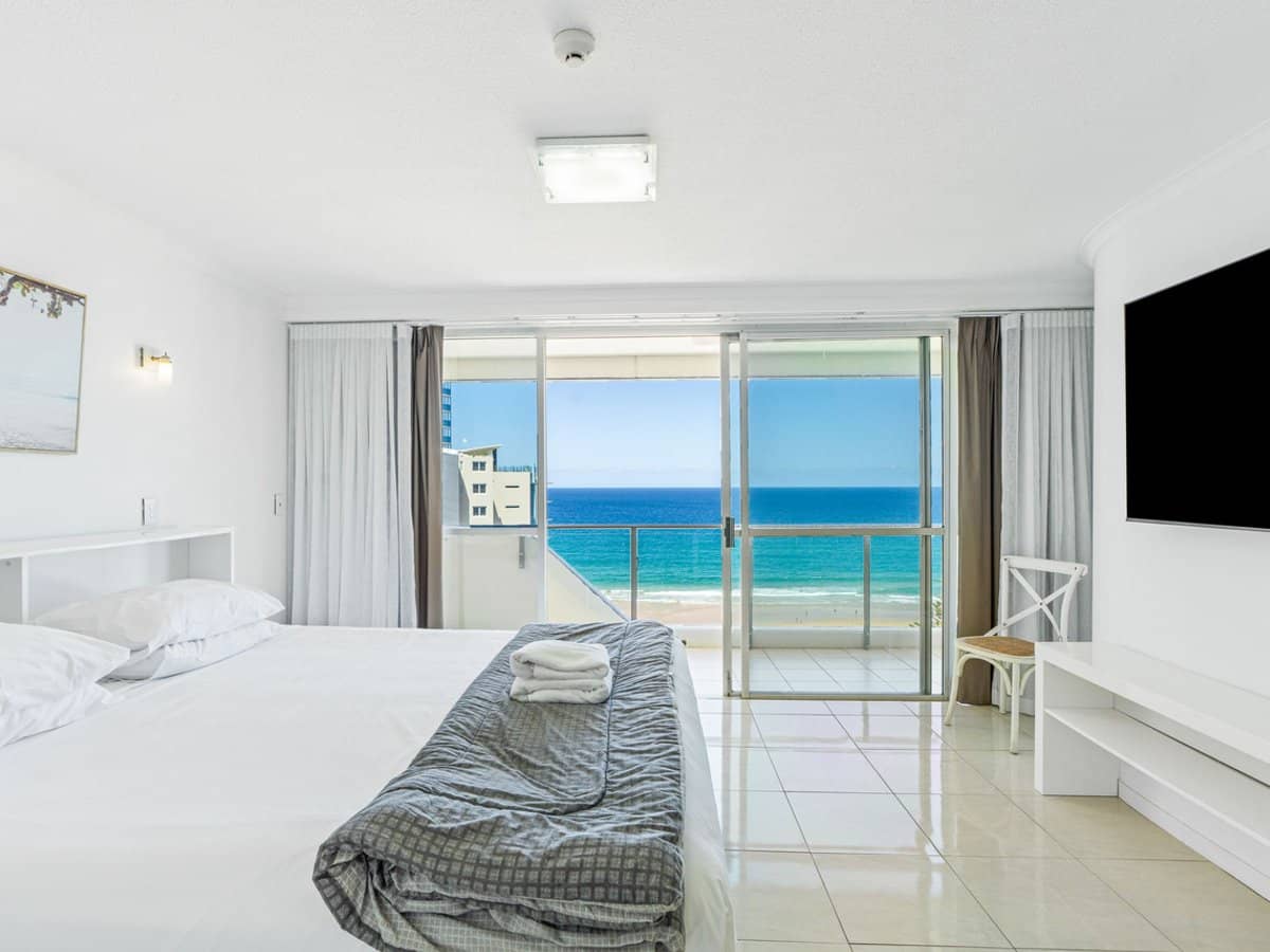 12 Enderley Avenue, Surfers Paradise - Thumbnail 9