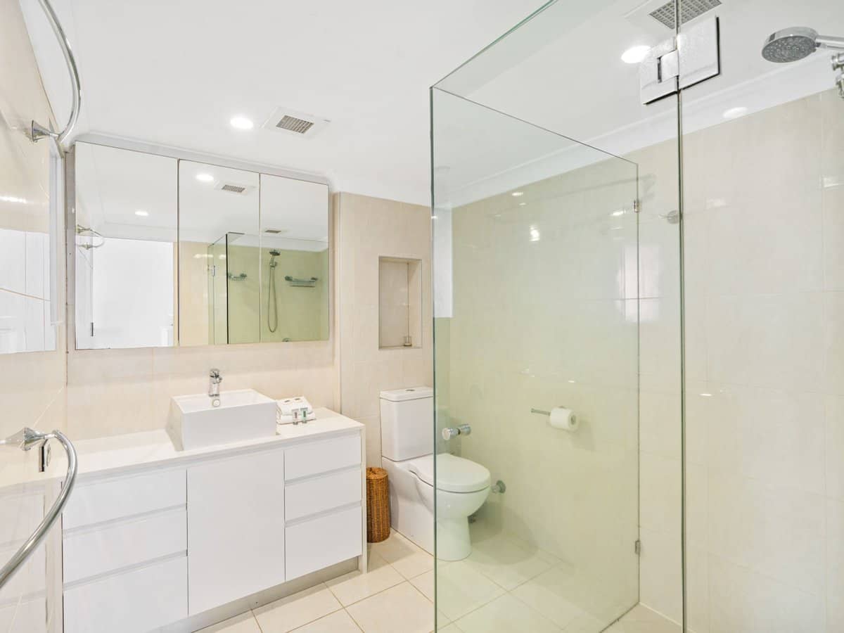 12 Enderley Avenue, Surfers Paradise - Thumbnail 11