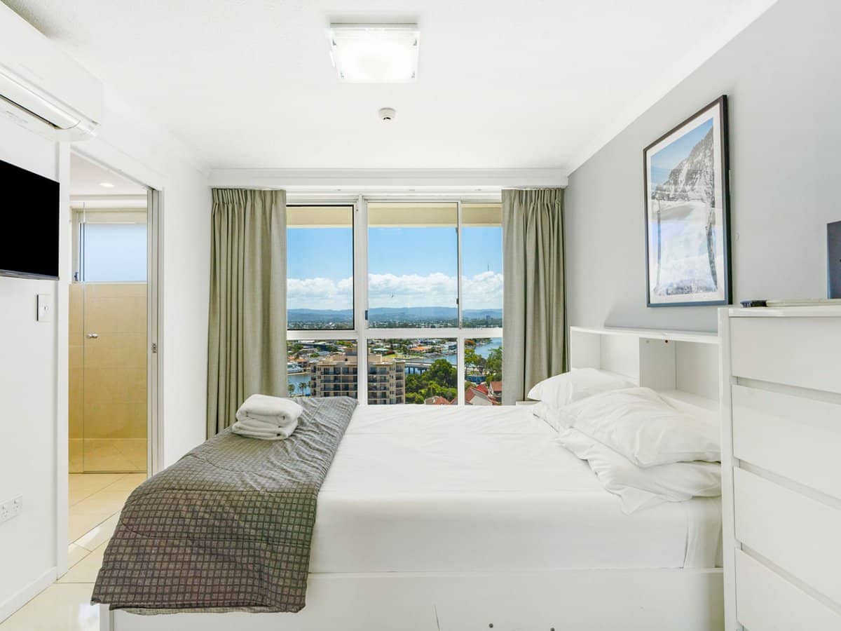 12 Enderley Avenue, Surfers Paradise - Thumbnail 12