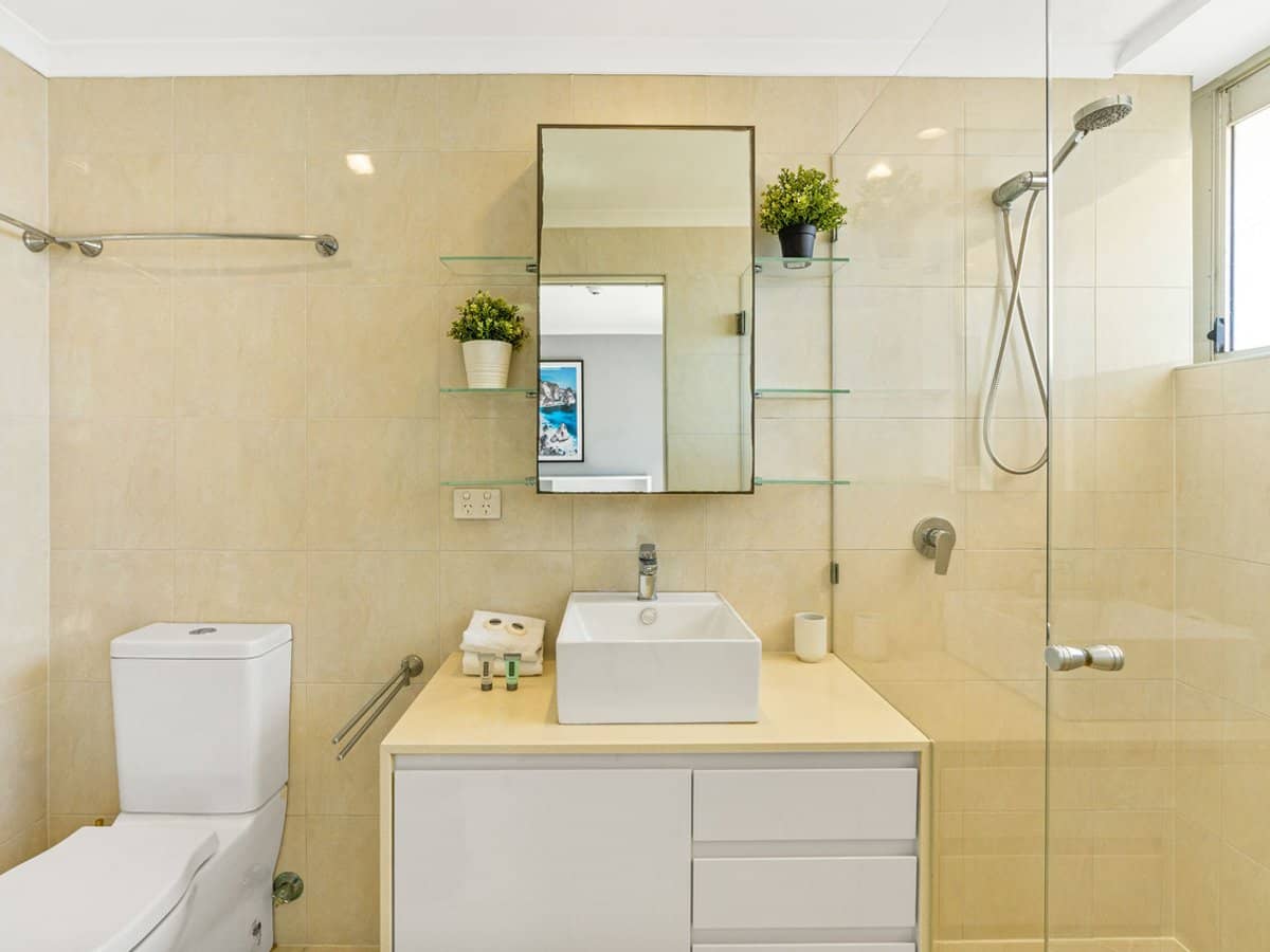 12 Enderley Avenue, Surfers Paradise - Thumbnail 14