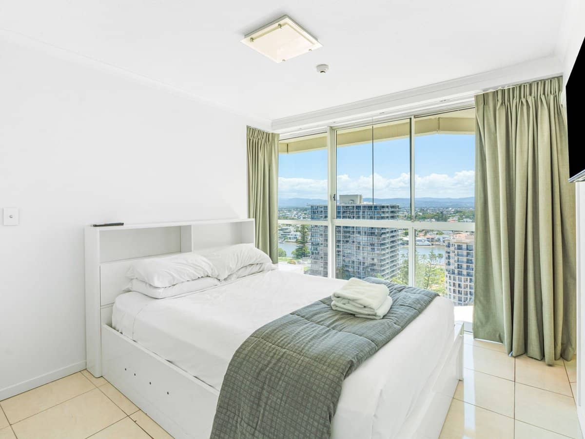 12 Enderley Avenue, Surfers Paradise - Thumbnail 15