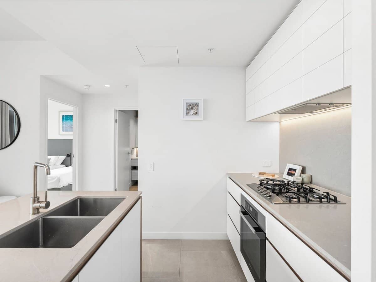 12 Philip Avenue, Broadbeach - Thumbnail 8