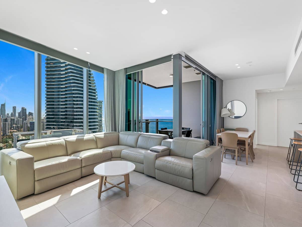 12 Philip Avenue, Broadbeach - Thumbnail 3