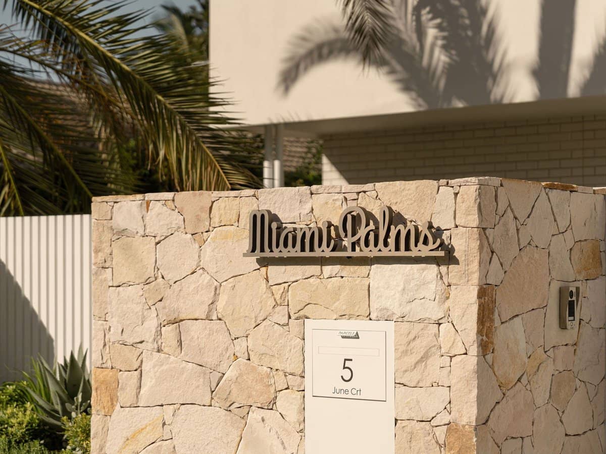 5 June Court, Miami - Thumbnail 2